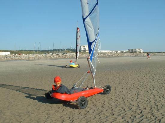 Char à voile sur la plage